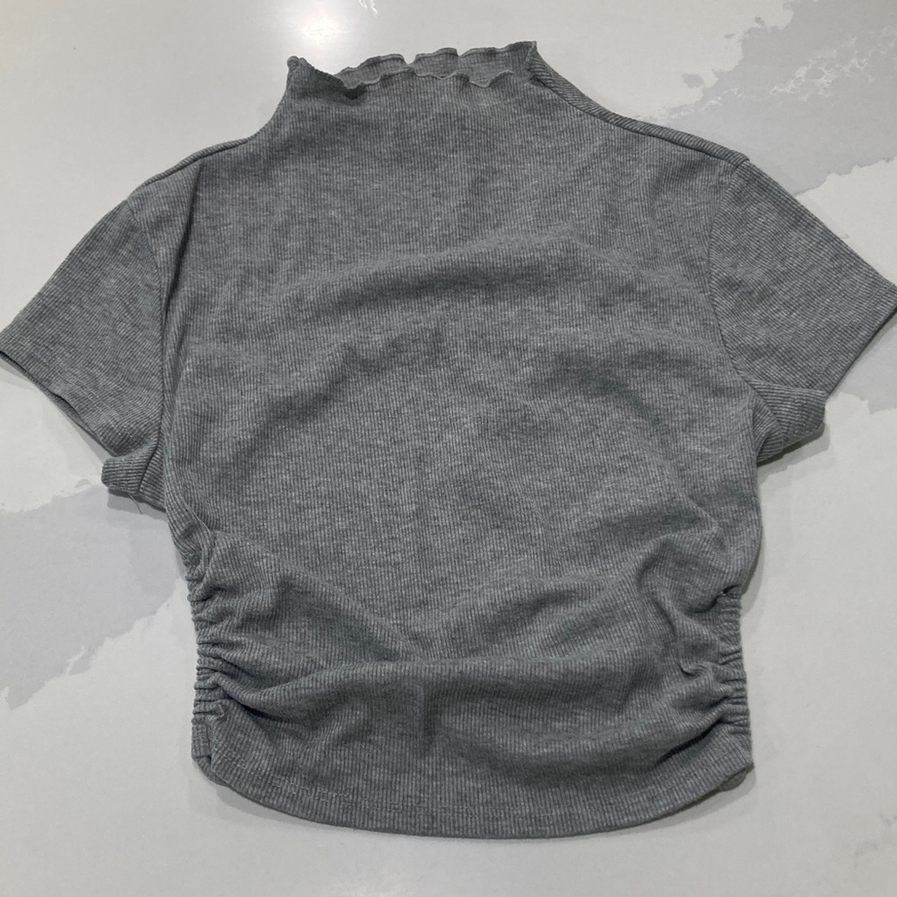 Backless Gray Ruched Top - Picture 3 of 3